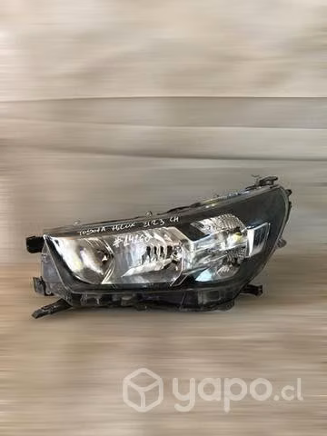 Foco óptico Lh Toyota hilux 2021-2022