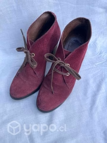 Botín burdeo Pollini, cuero, nobuck