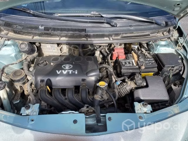 Toyoya yaris 2009 sedan