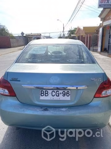 Toyoya yaris 2009 sedan