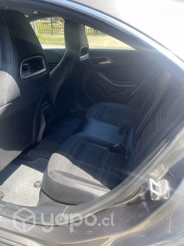 Mercedes Benz Cla 180 automático
