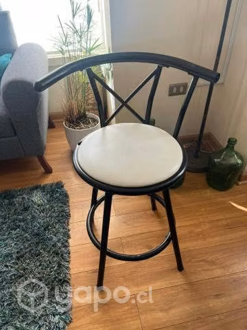 Silla sin detalle de tapiz