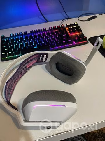 Audífonos logitech g733