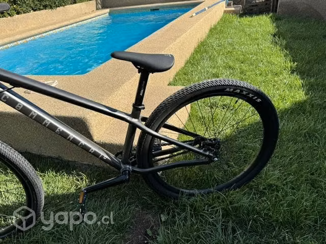 Bicicleta commencal absolut