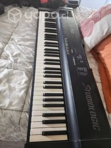 Controlador midi FATAR 76 teclas + Interfaz Audio