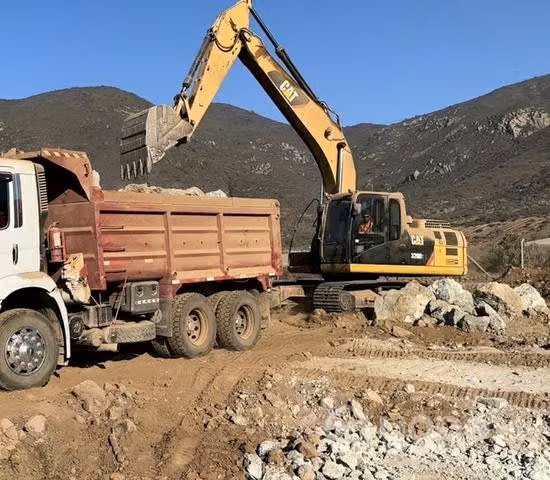 Demoliciones, excavaciones, mov de tierras