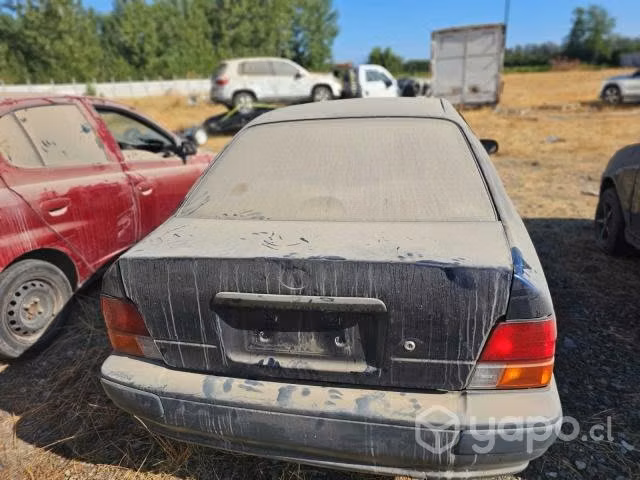 Maleta toyota tercel 1995