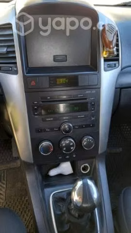 Chevrolet Captiva LS 2.4 año 2010 - Imagen 4