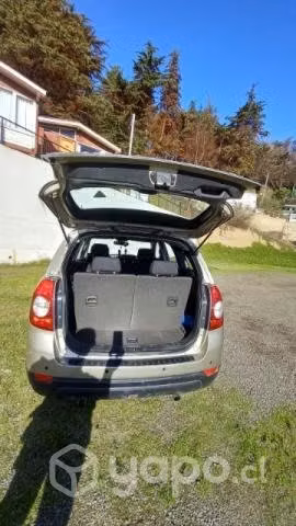 Chevrolet Captiva LS 2.4 año 2010 - Imagen 3