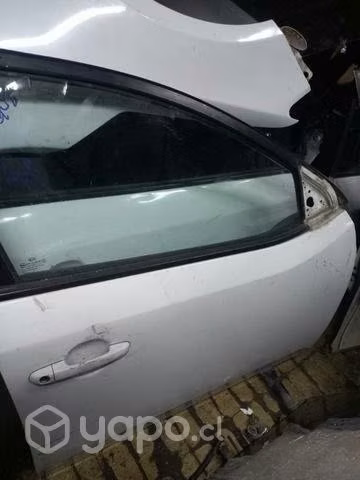 Puerta delantera derecha kia cerato c 2011