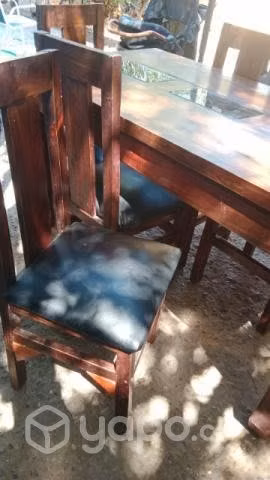 Comedor con 5 sillas