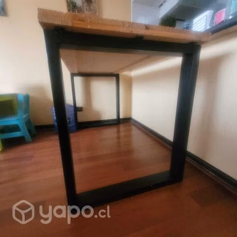 Mesa de madera con perfiles de fierro - Imagen 3