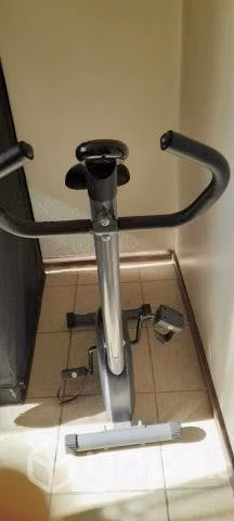 Bicicleta estática athletic works - Imagen 2