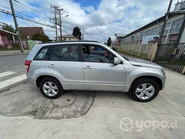 Suzuki grand nomade 2012