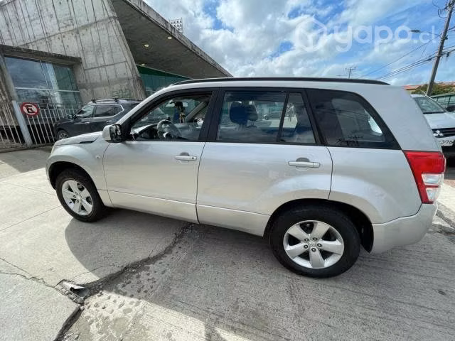 Suzuki grand nomade 2012