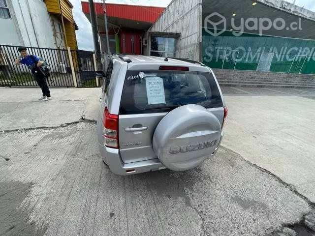 Suzuki grand nomade 2012