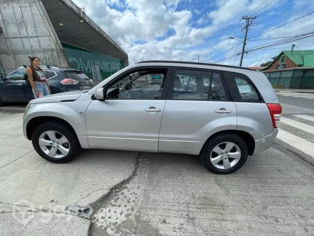Suzuki grand nomade 2012