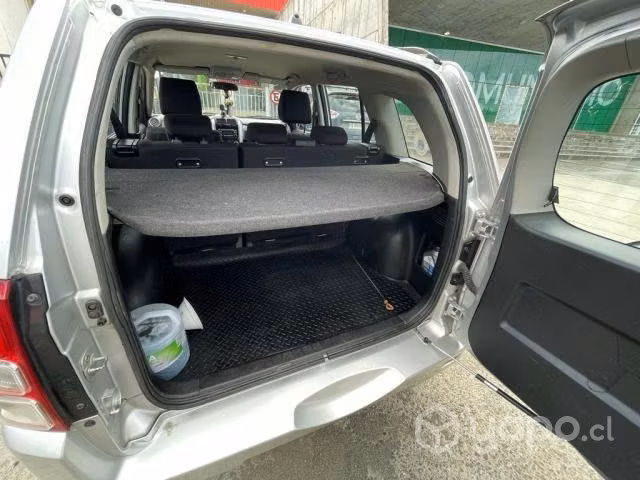 Suzuki grand nomade 2012