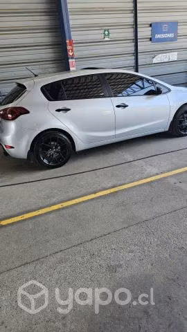Kia cerato 5