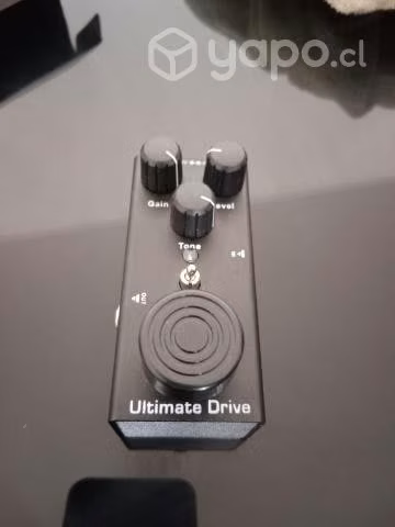 Guitarra, amplificador, pedal.