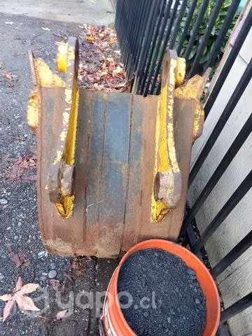 Balde en V para retroexcavadora