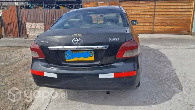 Taxi colectivo TOYOTA YARIS 2012