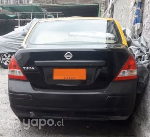 Tiida 2014 con cupo para taxi