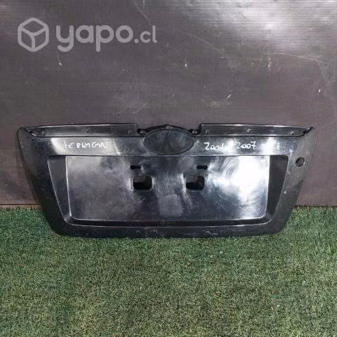 Moldura porta patente trasera hyundai terracan 200
