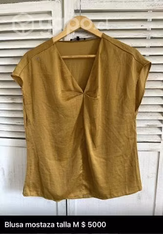 Blusa tono mostaza talla M