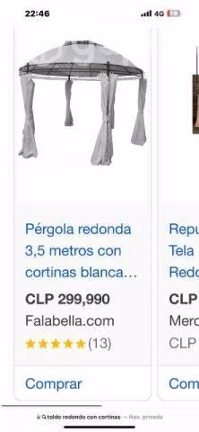 Pérgola redonda con cortinas