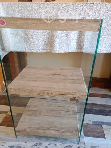 Estante de 3 pisos con laterales de vidrio