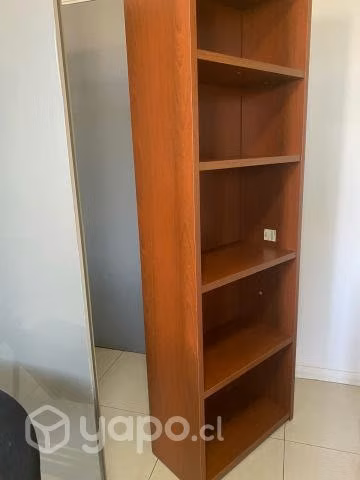 Mesa reuniones, sillas, rack, tv, cocina