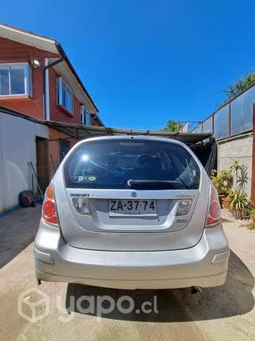 Suzuki aerio en buen estado