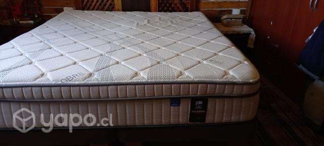 Cama King y mueble - Imagen 2