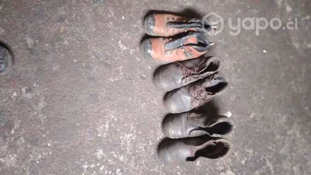 3 pares de zapatos de seguridad en buen