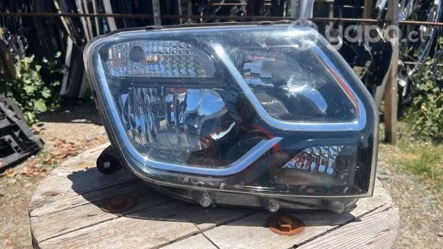 Optico derecho renault duster oroch (17-23)