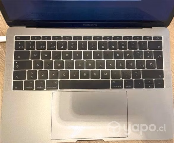Apple MacBook Pro 13" Core i5 2.3 GHz 8GB RAM 256G