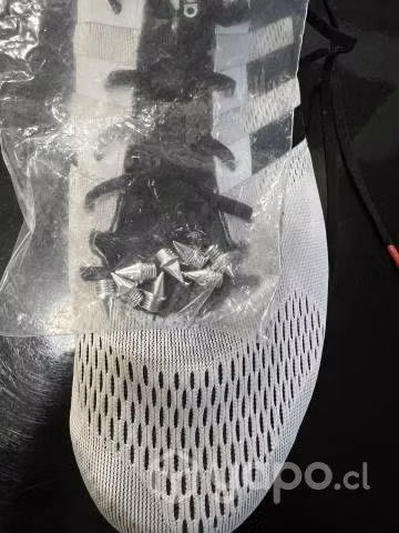 Zapatillas de atletismo Adidas Adizero con clavos
