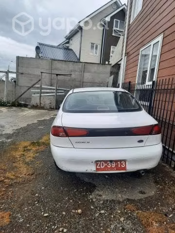 Venta de automóvil FORD ESCORT 2002