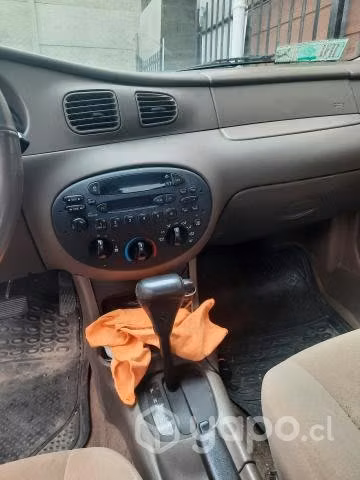 Venta de automóvil FORD ESCORT 2002