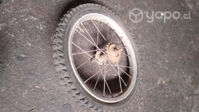 Dos ruedas de bicicleta aro 16 y 12 buen estado
