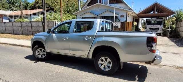 Mitsubishi l200 - Imagen 6