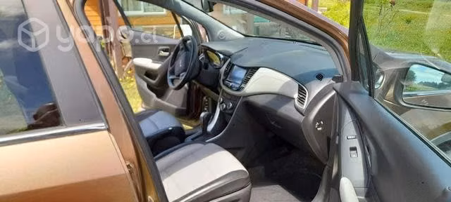 Automovil Chevrolet Tracker año 2018