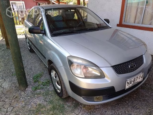 Kia rio jb en buenas condiciones