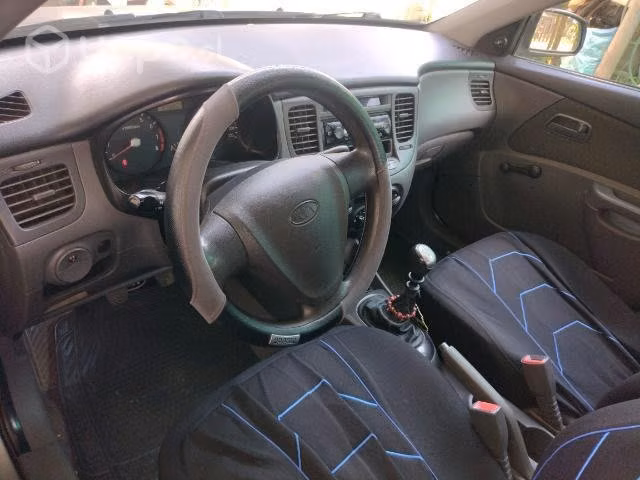 Kia rio jb en buenas condiciones