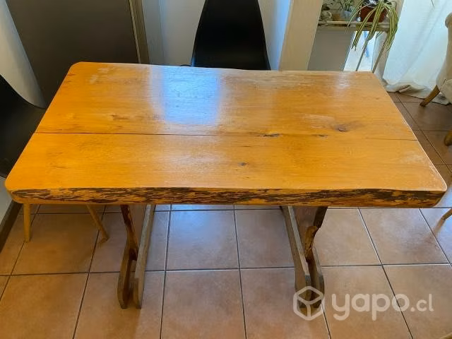 Mesa rústica de madera, hecho a mano en Pucón