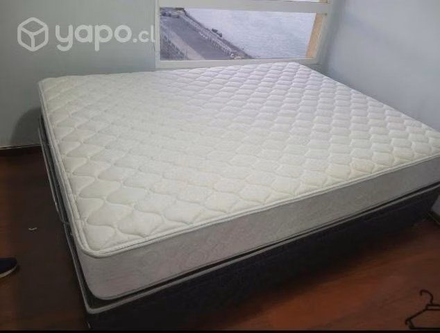 Por viaje ( Cama y mueble de tv nuevos )