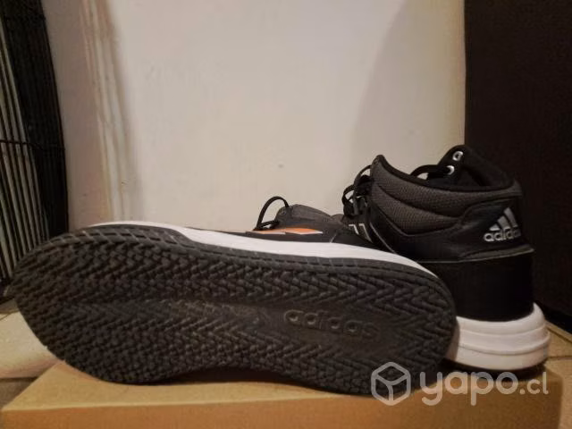 Zapatilla Adida N 40 - Imagen 2
