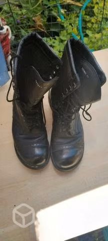 Bototos militares