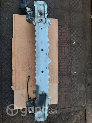 Refuerzo de parachoque delantero mazda2. 2014